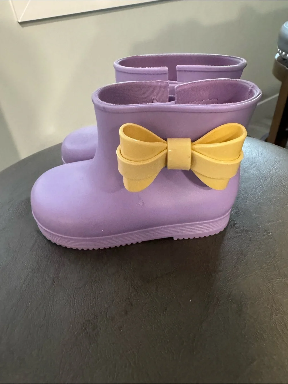 Mini Melissa Sugar Rain Bow Boots Lilac Purple Yellow Toddler Size 7/8